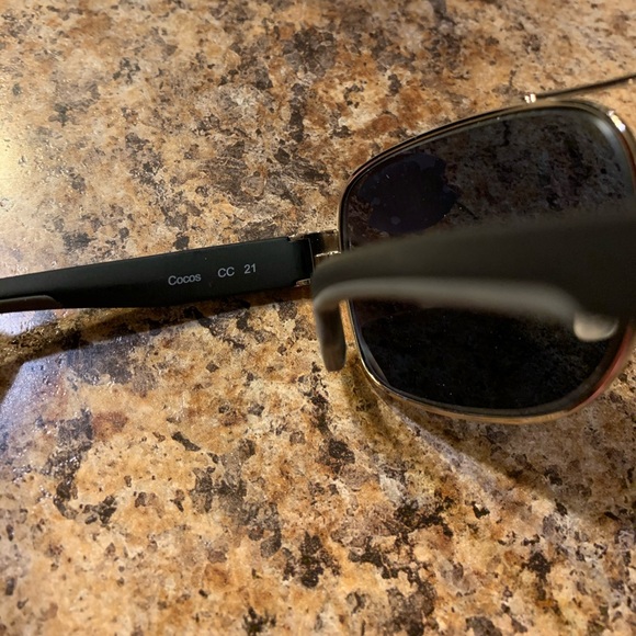 Costa Del Mar sunglasses - Picture 4 of 4